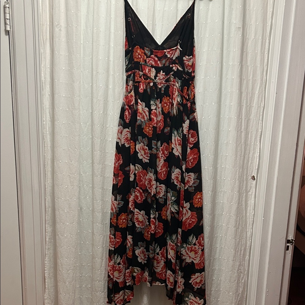 ASTR The Label Marissa Floral Witchy Handkerchief Hem Flowy Boho Dress - Picture 10 of 16